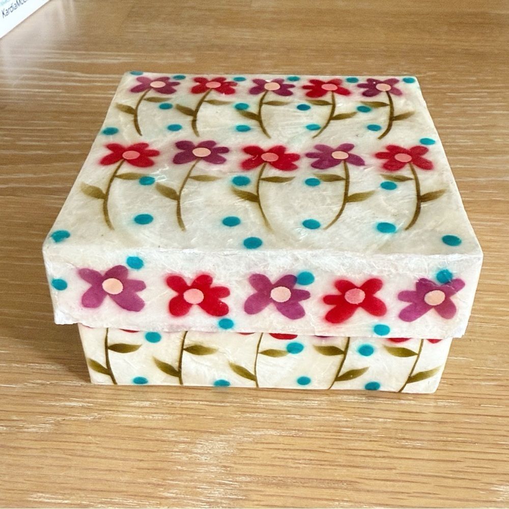 Floral Mother of Pearl Inlaid Floral Trinket Box